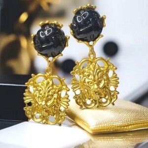Oversized Matte Gold Royal Regal Lion Onyx Molten Lucite Earrings